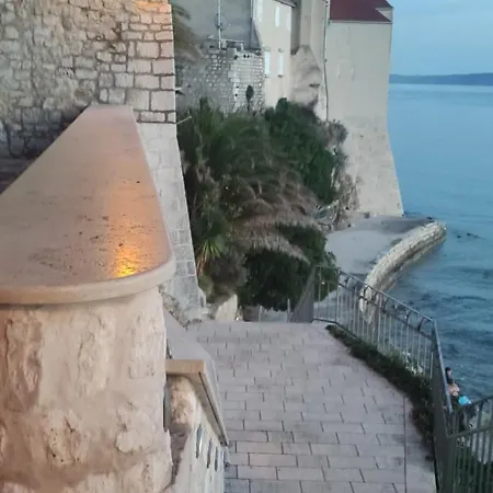 Angela Rab Supetarska Draga