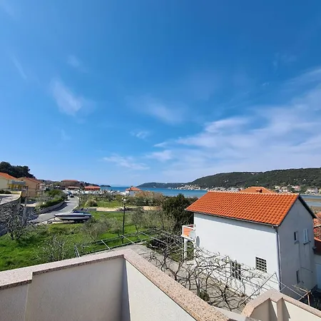 Angela Rab * Supetarska Draga