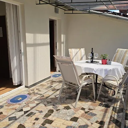 Apartament Angela Rab *