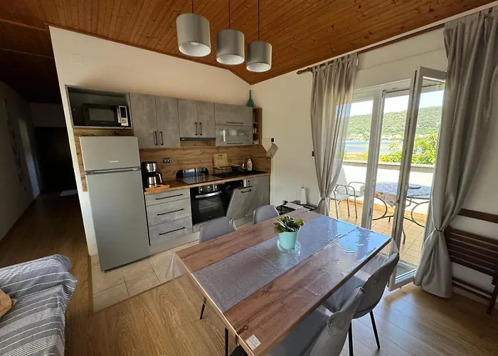 Angela Rab