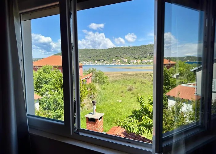 Angela Rab Supetarska Draga